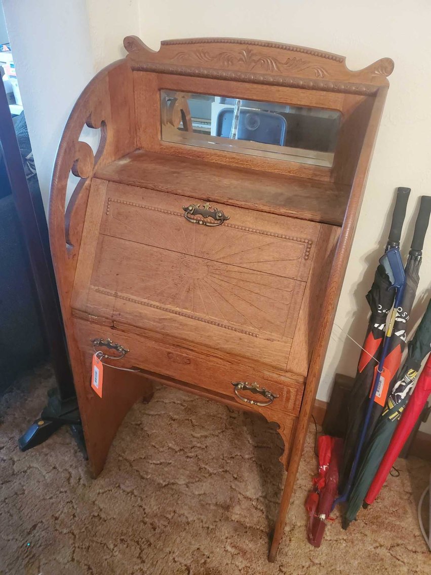Image for Furniture, Collectibles, Household-Cedar St