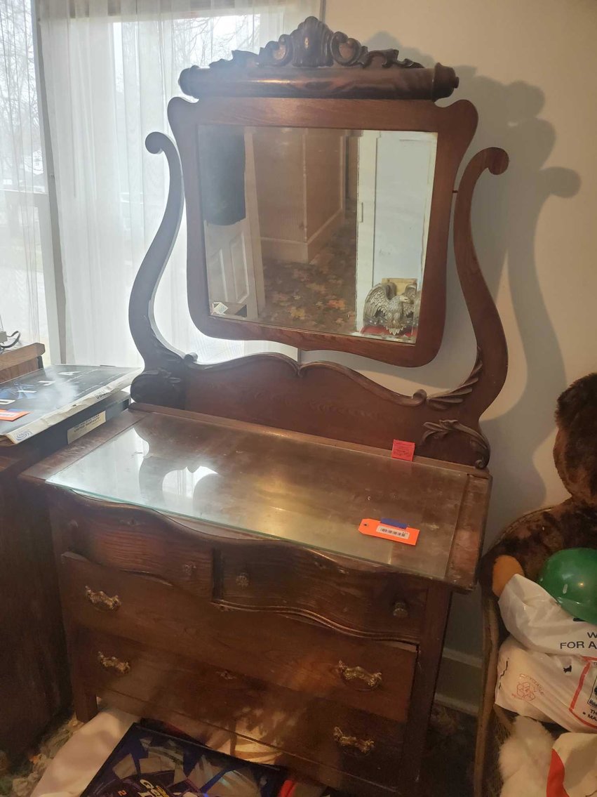 Image for Furniture, Collectibles, Household-Cedar St