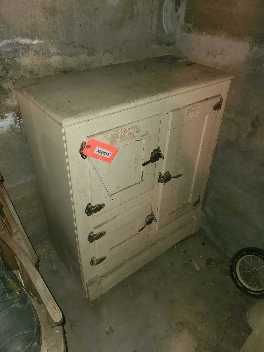 Image for Furniture, Collectibles, Household-Cedar St