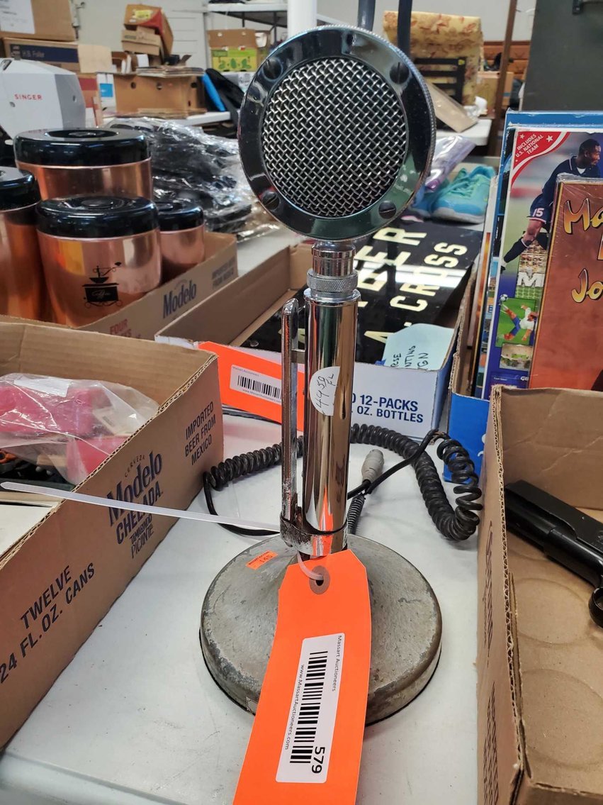 Image for Furniture, Collectibles, Christmas decorations, Household-Main building front