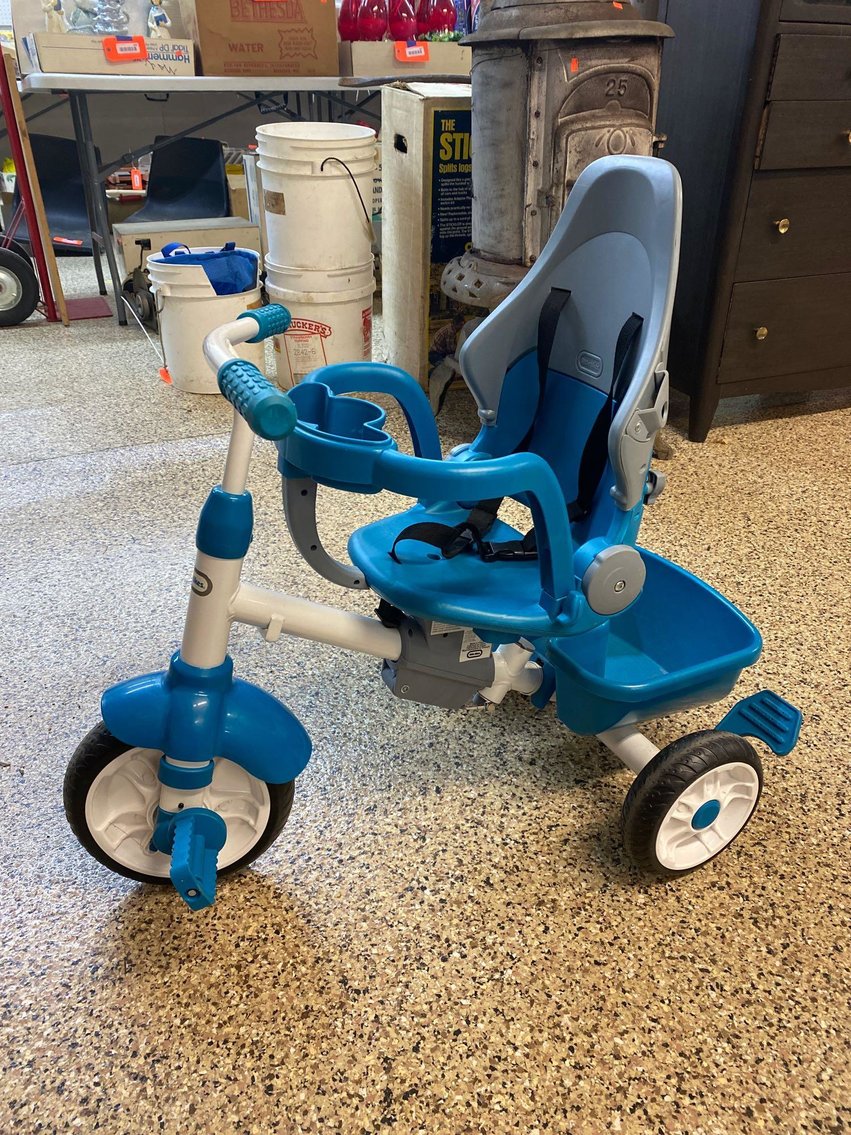 Image for Furniture, Collectibles, Christmas decorations, Household-Main building front