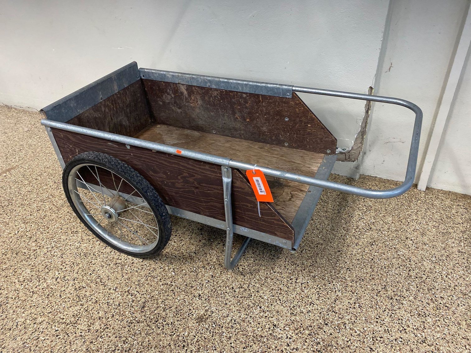 Image for Furniture, Collectibles, Christmas decorations, Household-Main building front