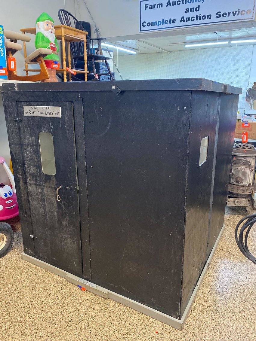 Image for Furniture, Collectibles, Christmas decorations, Household-Main building front