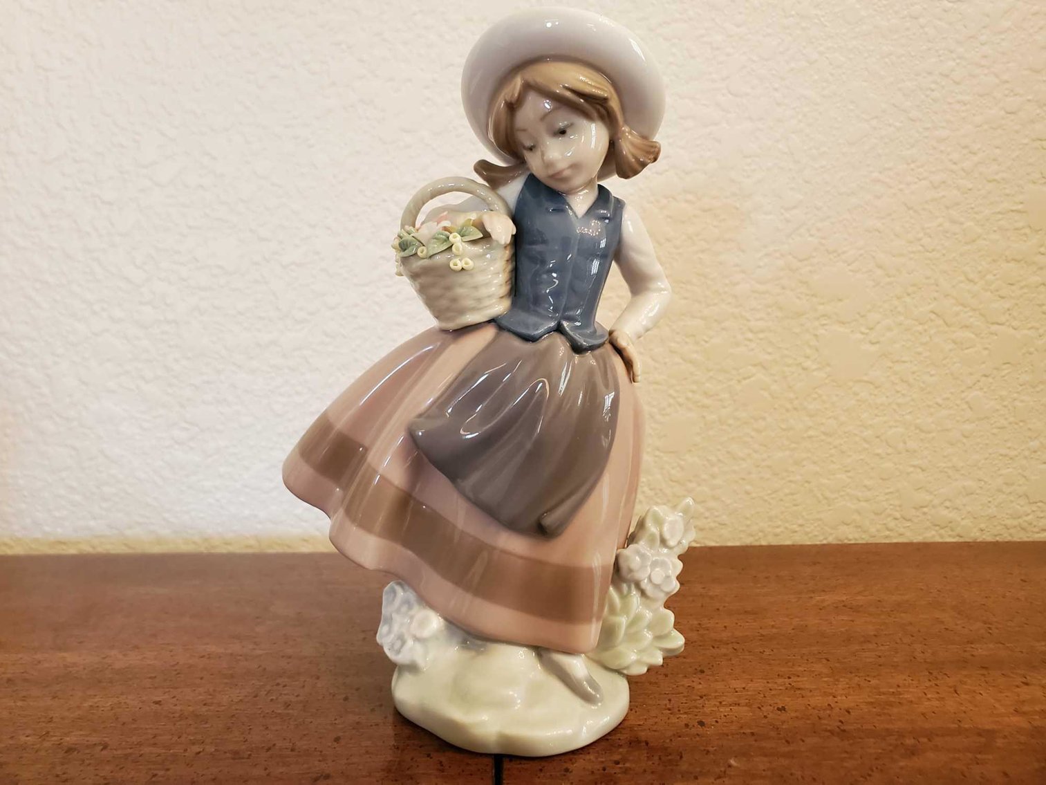 Image for Bid Fast and Last Apple Valley Estate Auction