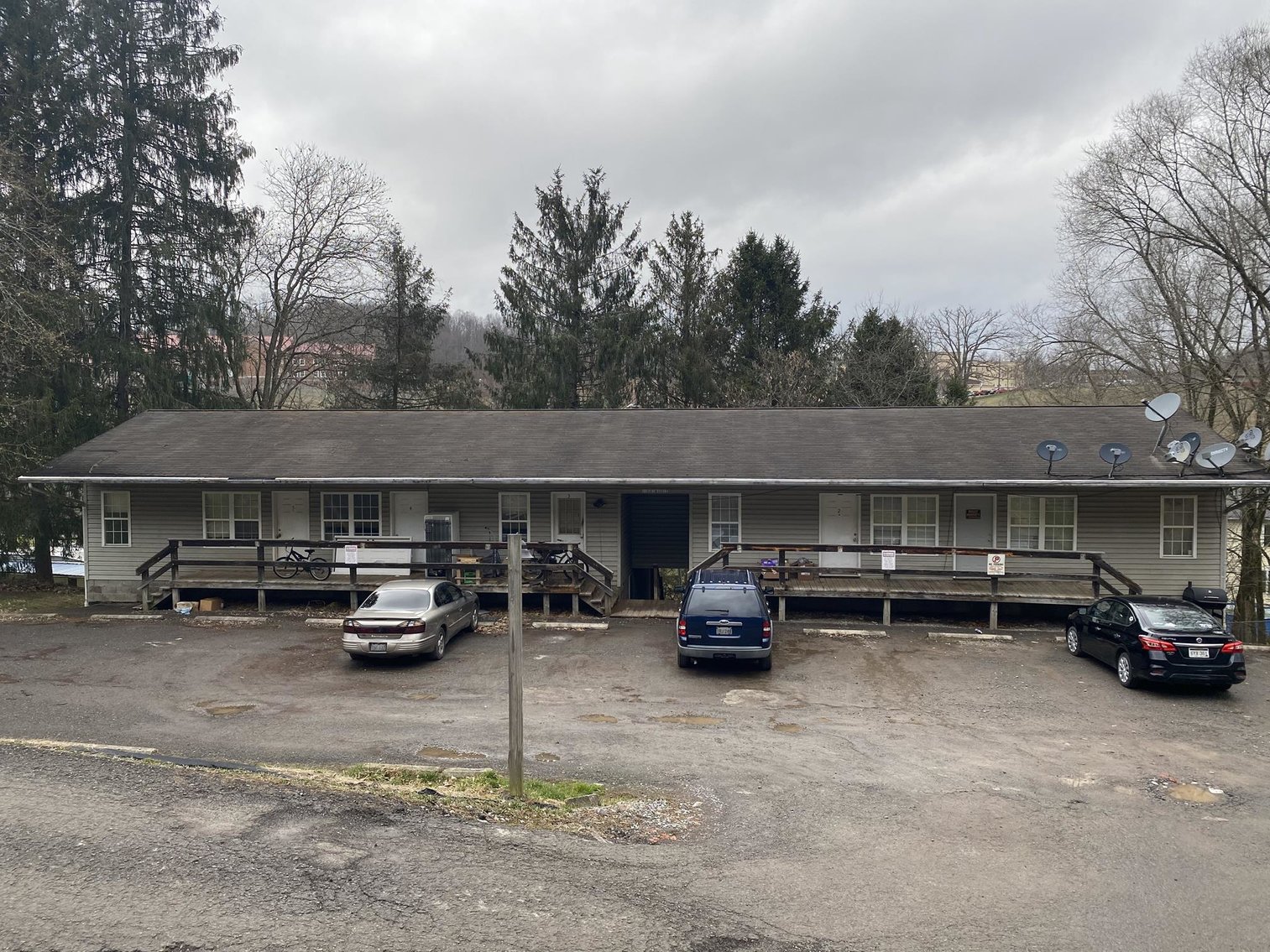 9 Unit Apartment Building near Salem University