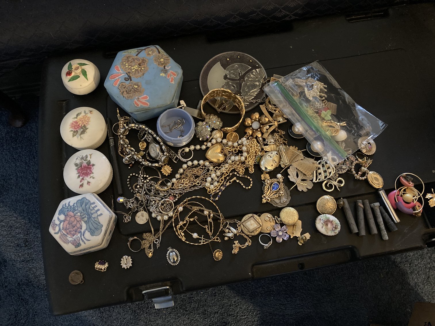 Image for Large Online-Only Estate Auction - Tractor, Antiques, Guns, & Coins