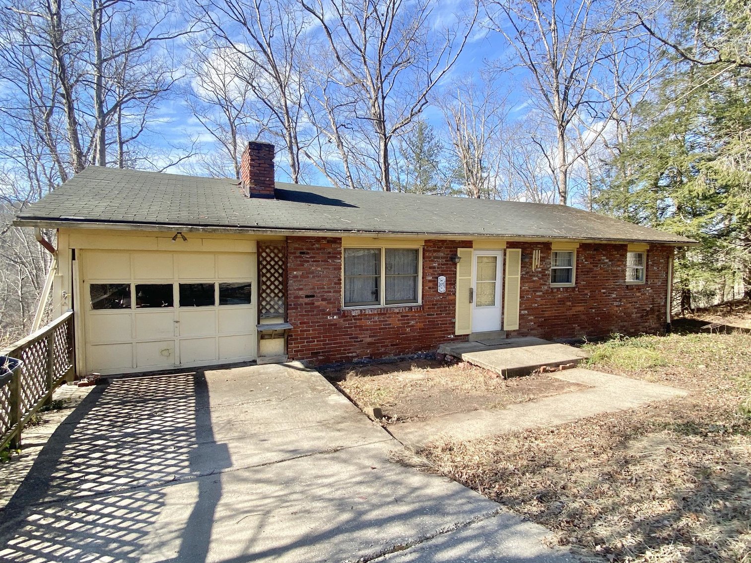 Image for SOLD $43,120 - 3 Bedroom in Elkview Being Sold to the Highest Bidder