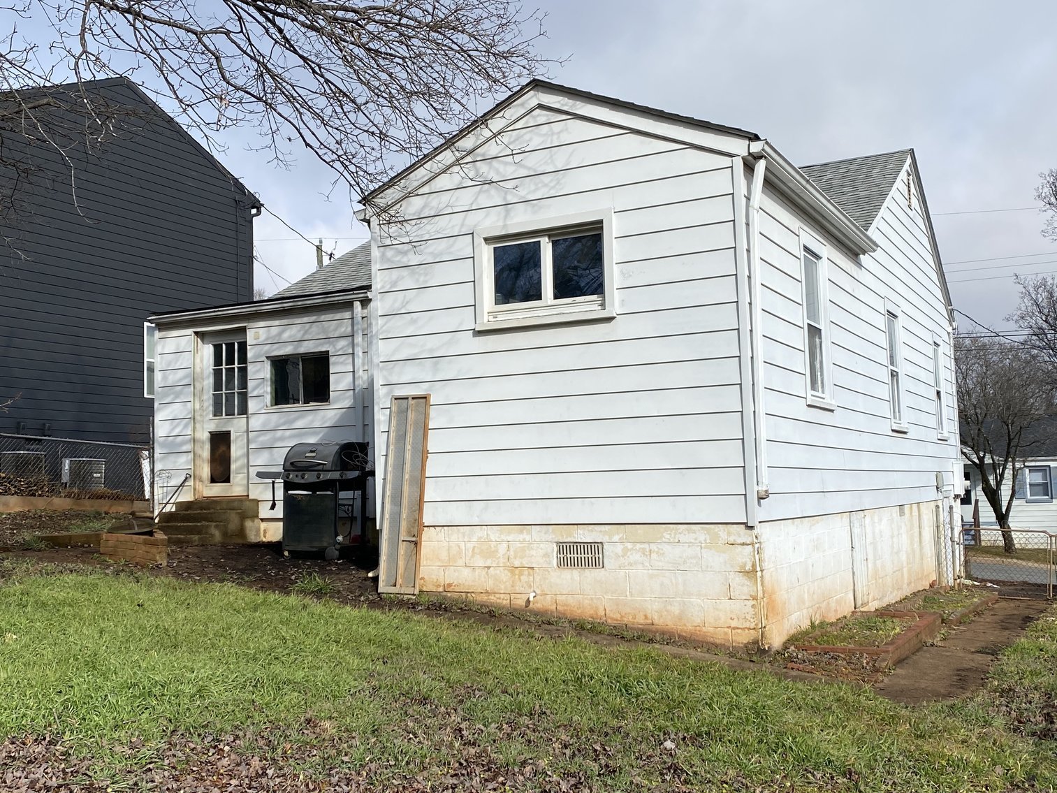 Image for 2 BR/1 BA Investment Property Minutes From UVA, Hospitals & I-64--SELLS to the HIGHEST BIDDER!!