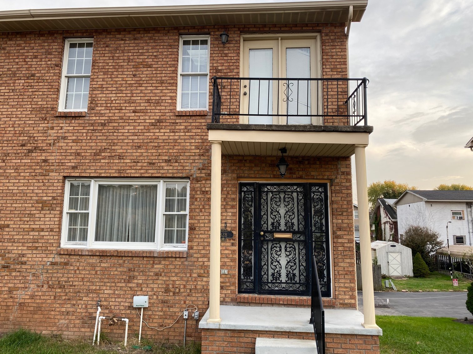 Image for SOLD $99,000 - Large Townhome Overlooking the Kanawha River