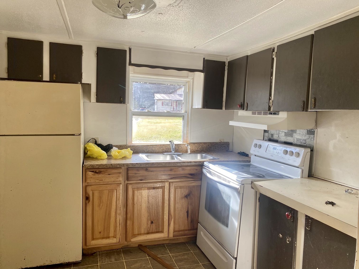 Image for SOLD $28,600 - 2 Homes & Income Generating Lots Being Sold to the High Bidder