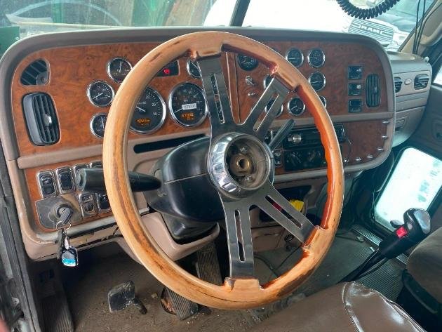 2006 Peterbilt 379 Semi With Cat C15 550 HP