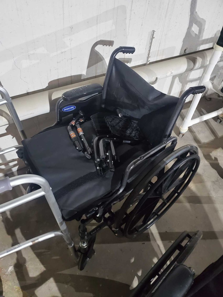 Image for Restaurant Equipment, Medical related, Wheel chairs, Scooters, Furniture & more DePere-2 of 2 auctions