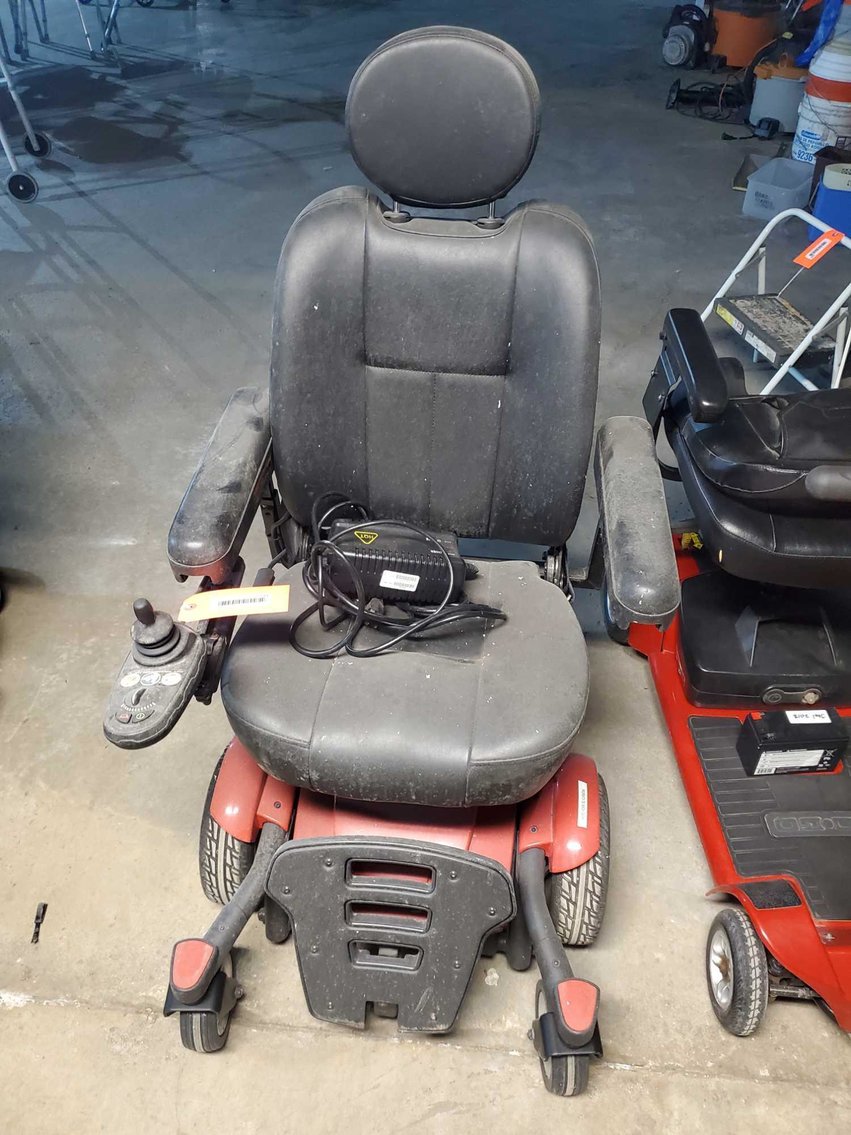 Image for Restaurant Equipment, Medical related, Wheel chairs, Scooters, Furniture & more DePere-2 of 2 auctions
