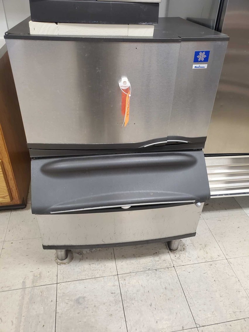 Image for Restaurant Equipment, Medical related, Wheel chairs, Scooters, Furniture & more DePere-2 of 2 auctions