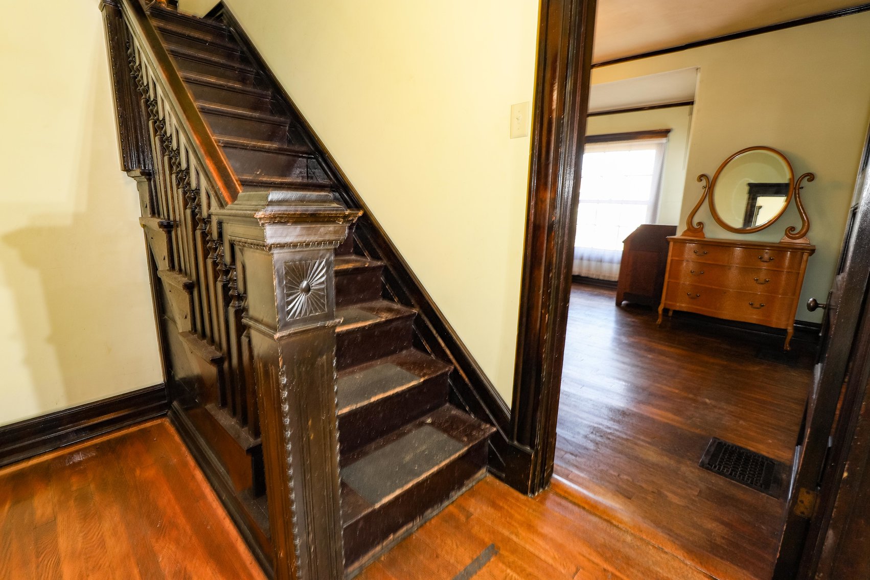 Image for Absolute Real Estate Auction - 4802 S. 4th St., 40214 (Just off Southern Parkway)