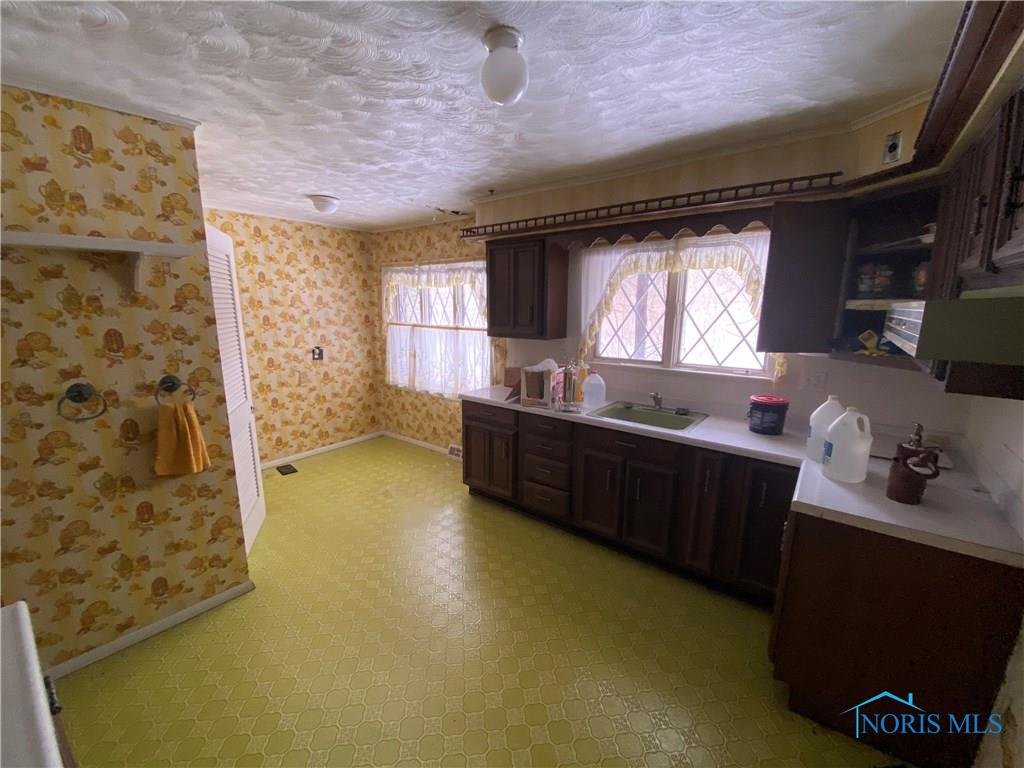 Image for MIN BID AUCTION $50,000! 7749 W CENTRAL AVE