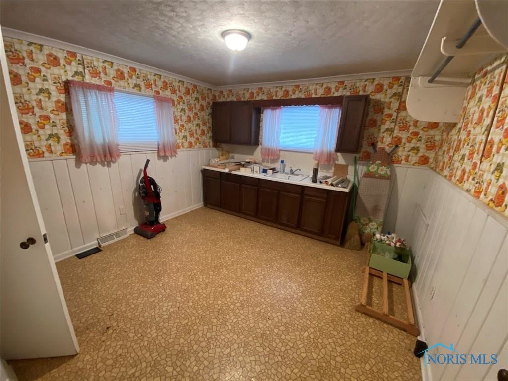 Image for MIN BID AUCTION $50,000! 7749 W CENTRAL AVE