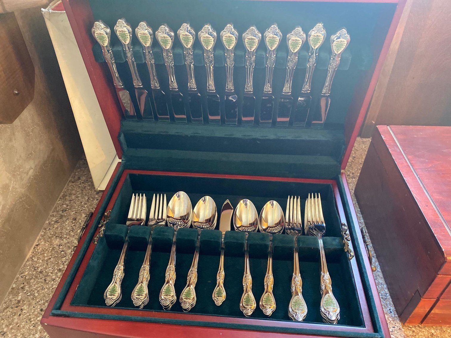 Image for Furniture, Collectibles, Household-Division St