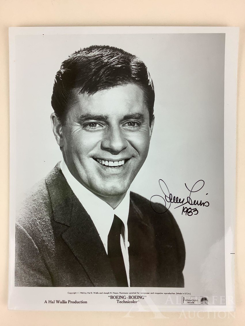 Image for Autographs | March 3, 2021at 8:00 PM