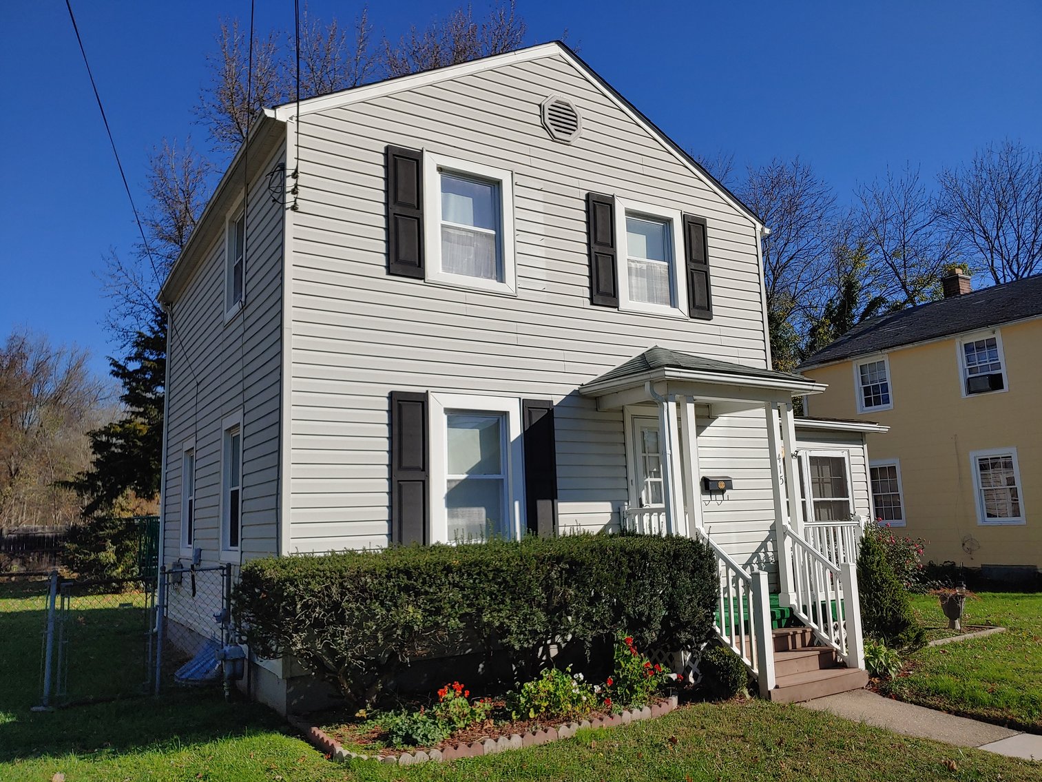 Image for 2 STORY VINYL SIDED HOUSE & 1 CAR GARAGE