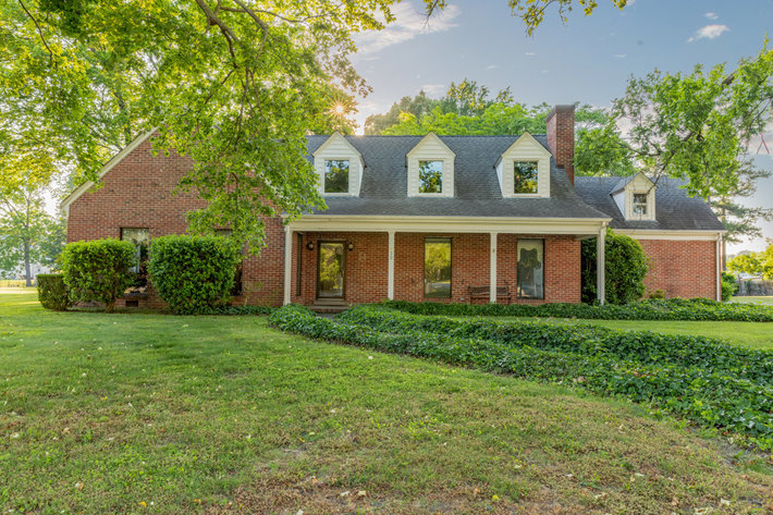 Image for All Brick 15 Room Office Building on Main St. in Downtown Emporia, VA
