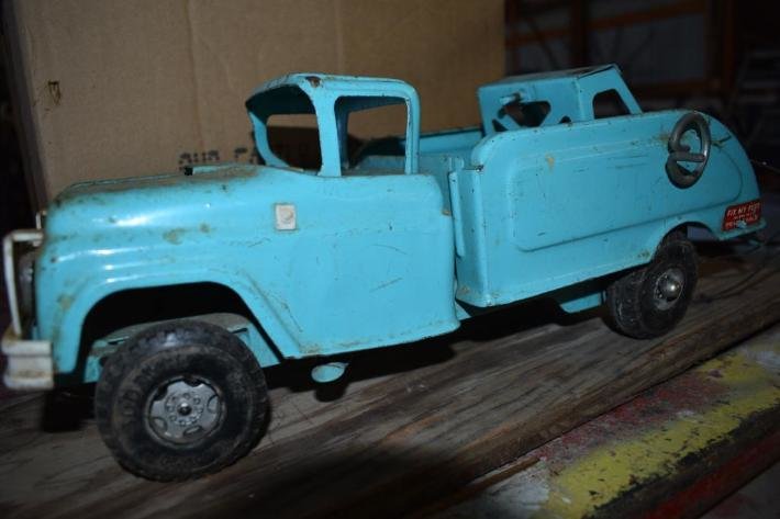 Multi Party Moving Auction