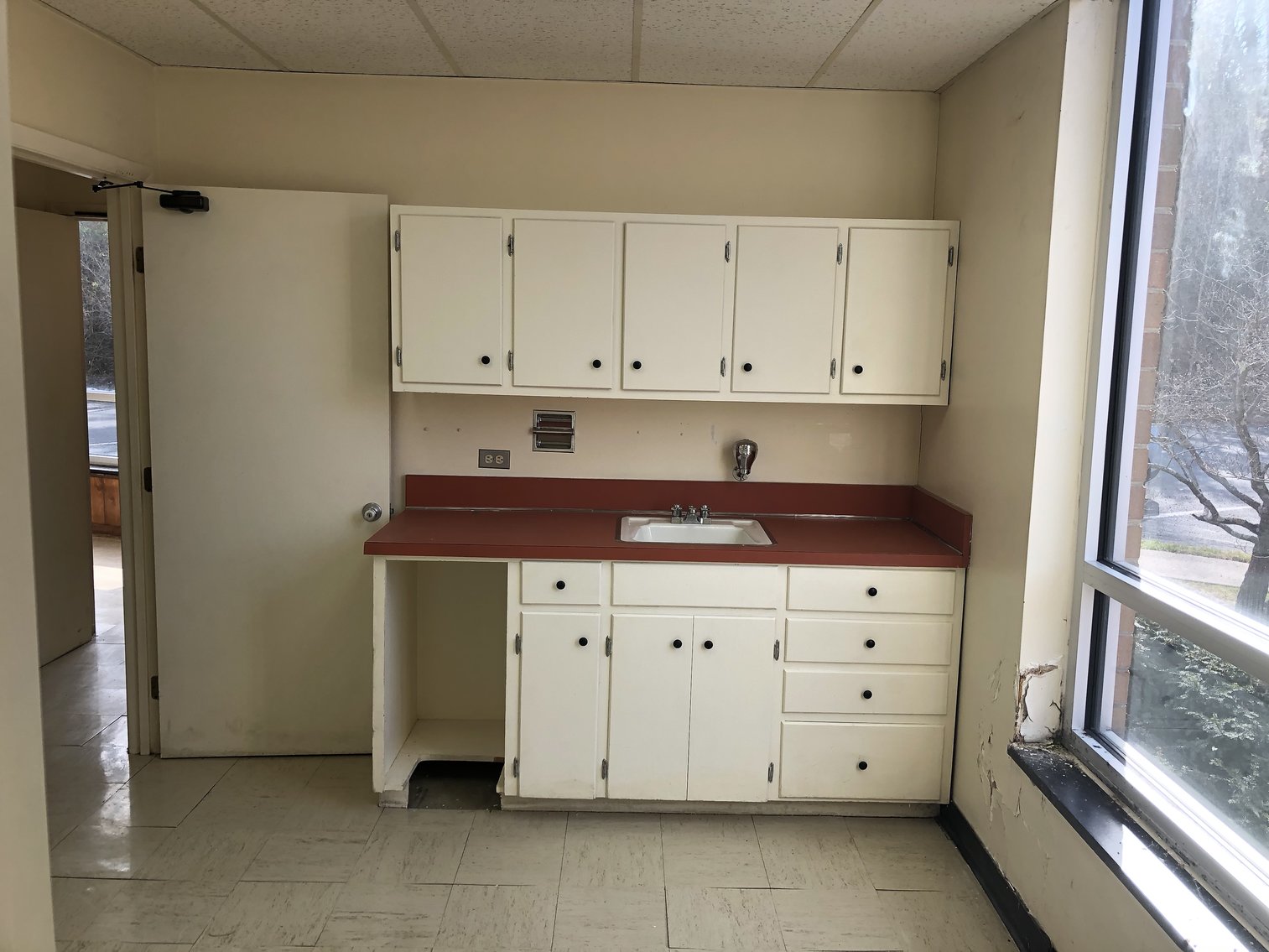 Image for 2 Story Commercial Medical Facility in Staunton, VA--ONLINE ONLY BIDDING!!