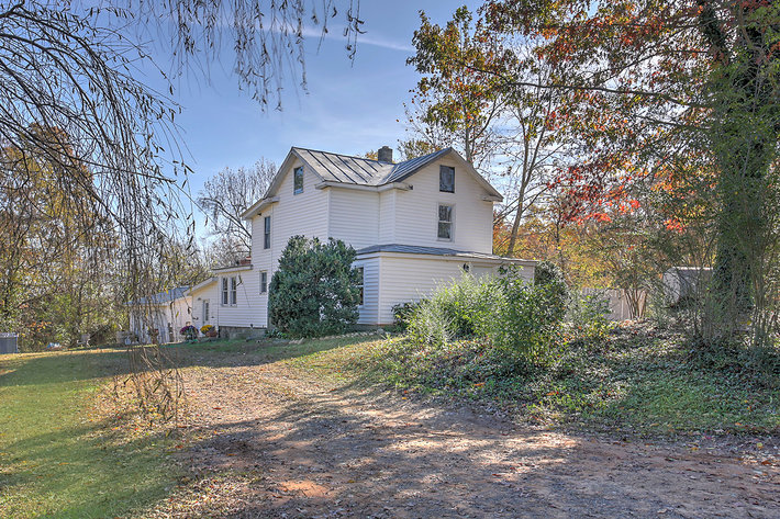 Image for 3BR / 2BA Single Family Home - Excellent Location Off Route 33 - New Appliances - Secluded 1.32 AC Lot - 76 Monte Vista Lane, Stanardsville, VA 22973