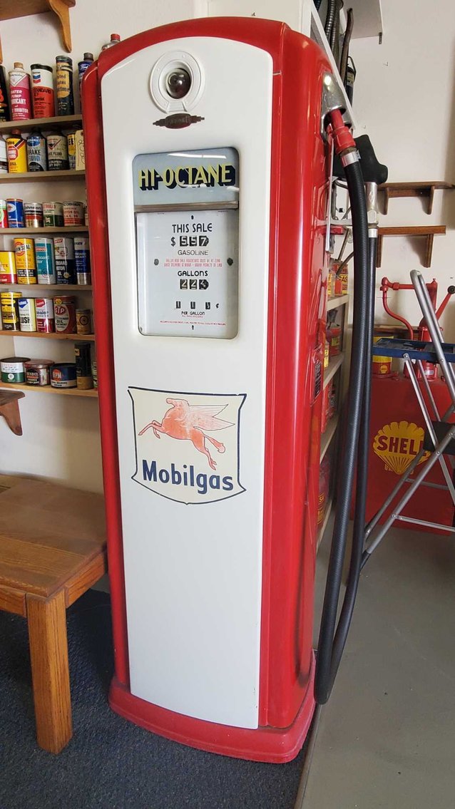 Image for Budweiser And Collectible Auction in Lake Havasu City Arizona