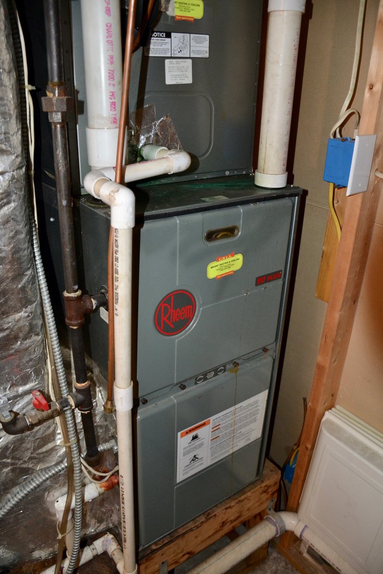 Image for 4 BR/2 BA Home w/Detached Garage/Shop Only 2 Blocks From the Potomac River--Colonial Beach, VA