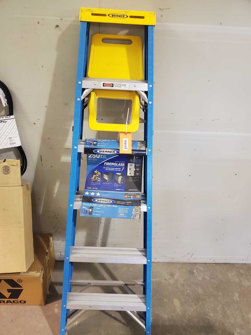 Image for Vehicles, tools, furniture, collectibles-Casco