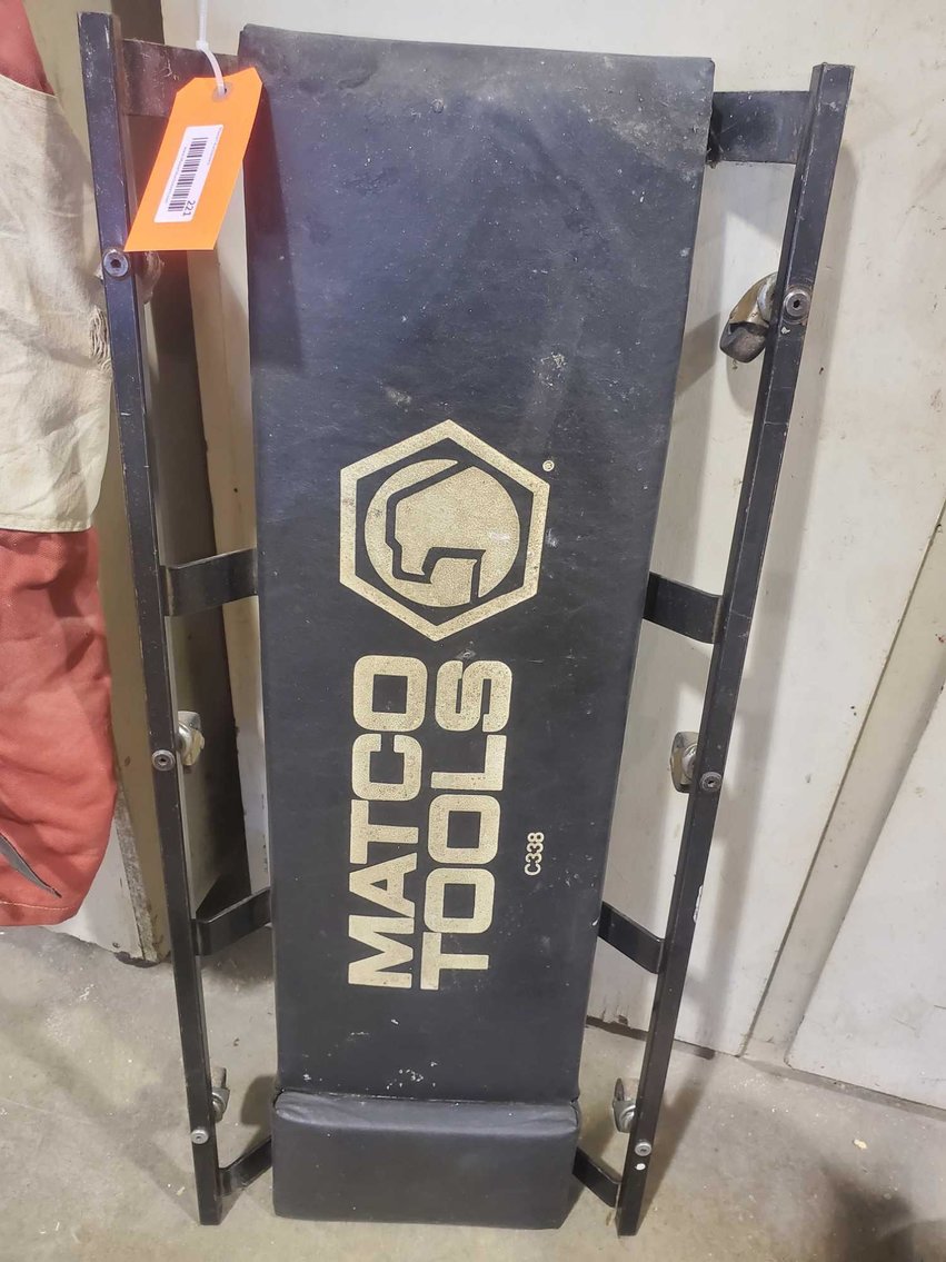 Image for Vehicles, tools, furniture, collectibles-Casco