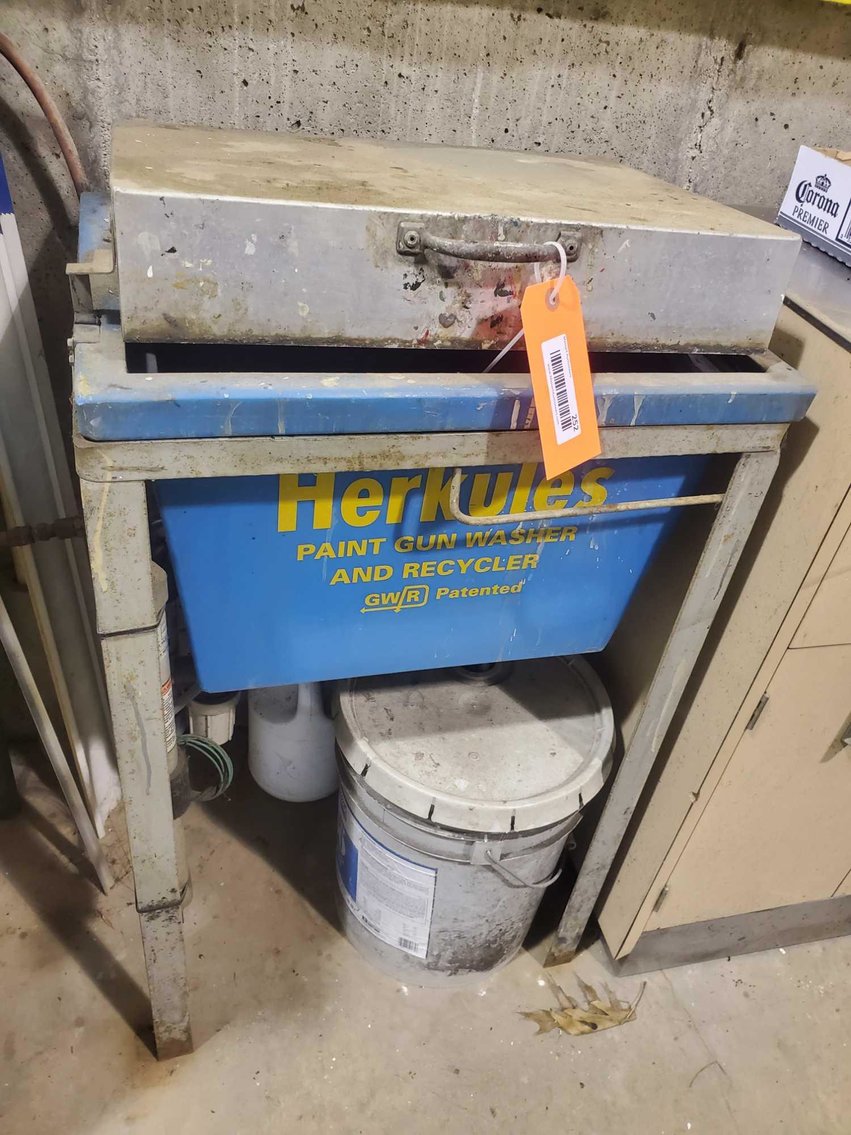 Image for Vehicles, tools, furniture, collectibles-Casco