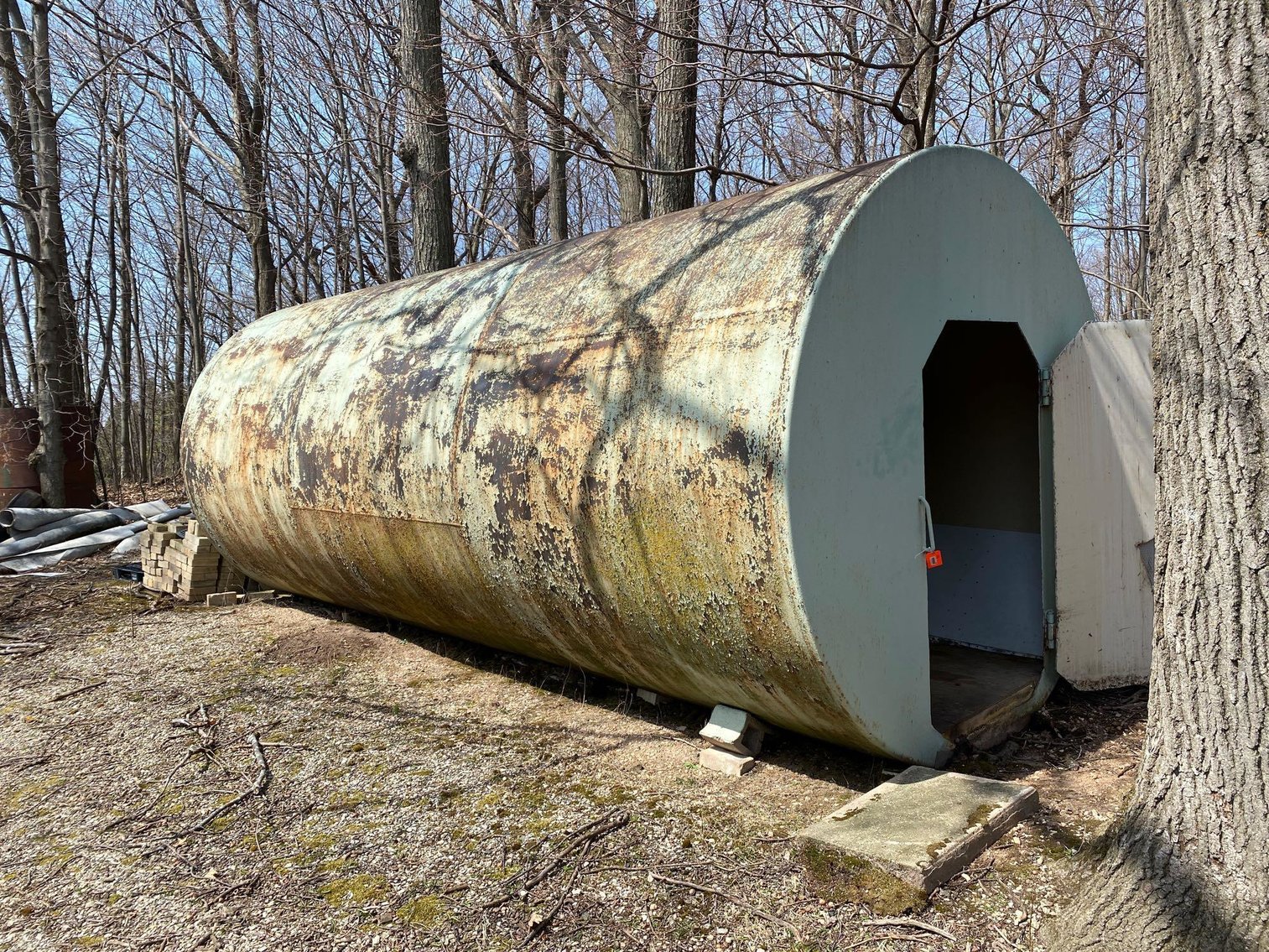 Image for Vehicles, tools, furniture, collectibles-Casco