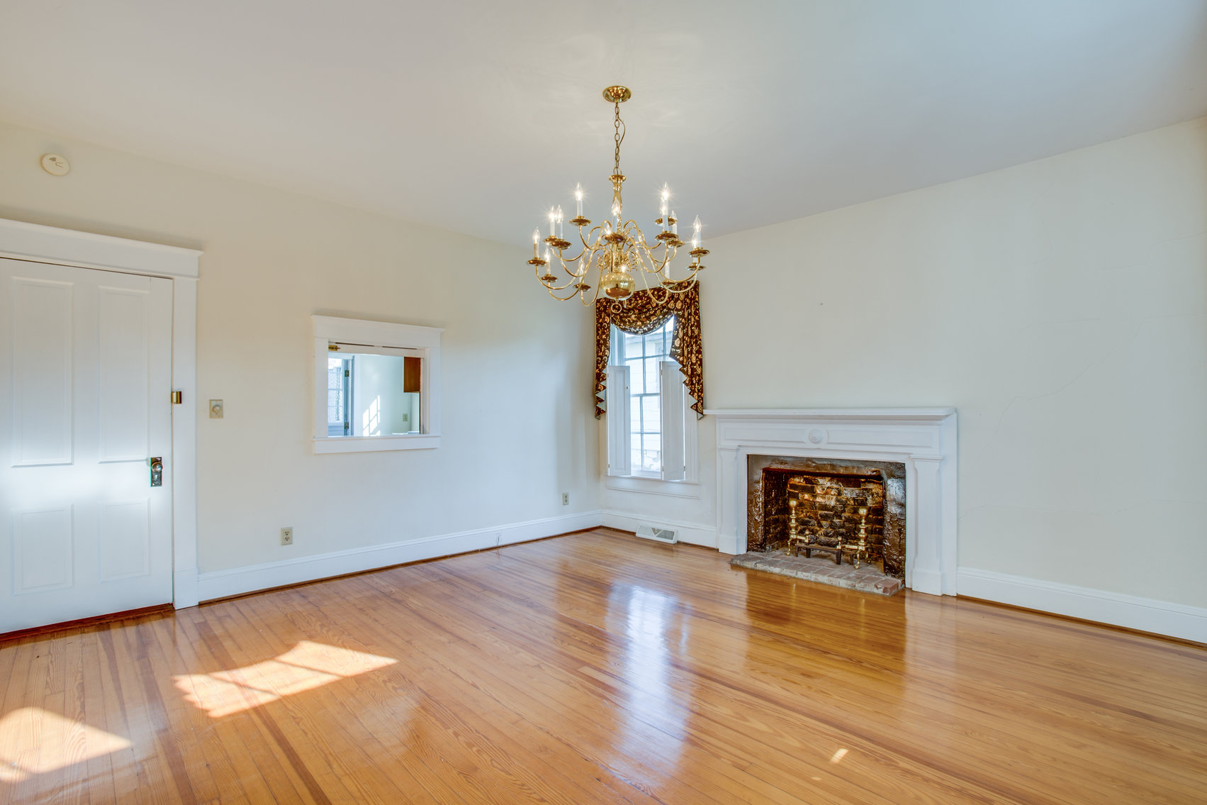 Image for 8 Room/2 BA Home/Office Building (Circa 1859) on .277 +/- Acres in Downtown Louisa, VA