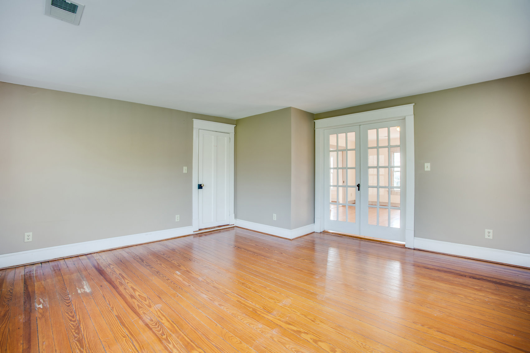 Image for 8 Room/2 BA Home/Office Building (Circa 1859) on .277 +/- Acres in Downtown Louisa, VA