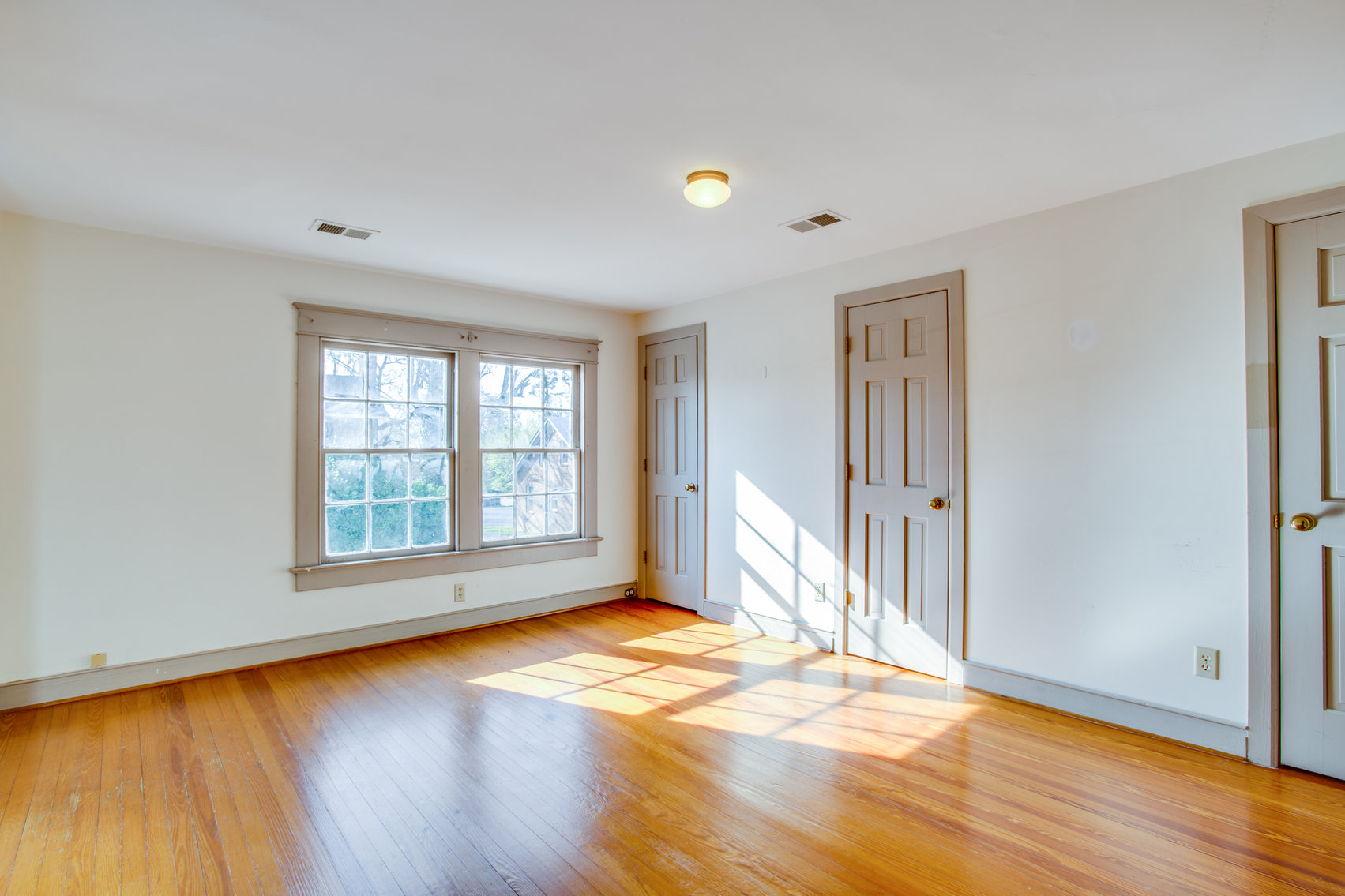 Image for 8 Room/2 BA Home/Office Building (Circa 1859) on .277 +/- Acres in Downtown Louisa, VA