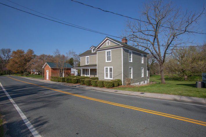 Image for 9 Room/2 Half Bath Home/Office Building (Circa 1905) on .50 +/- Acres in Downtown Louisa, VA
