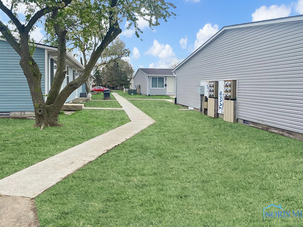 Image for Lamplight Court Apartment Complex Auction!