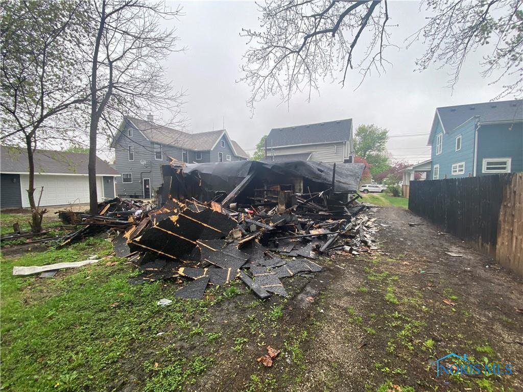 Image for ABSOLUTE AUCTION! 319 Hickory St.