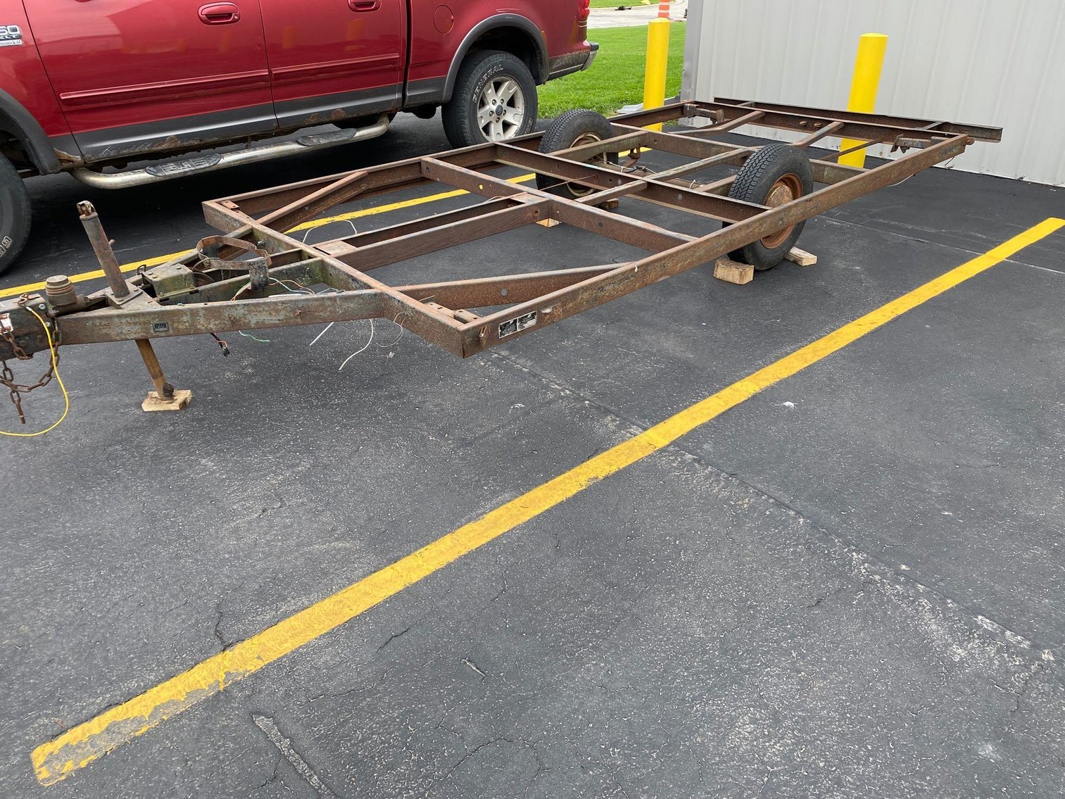 Image for Furniture, Collectibles, Household-New building North