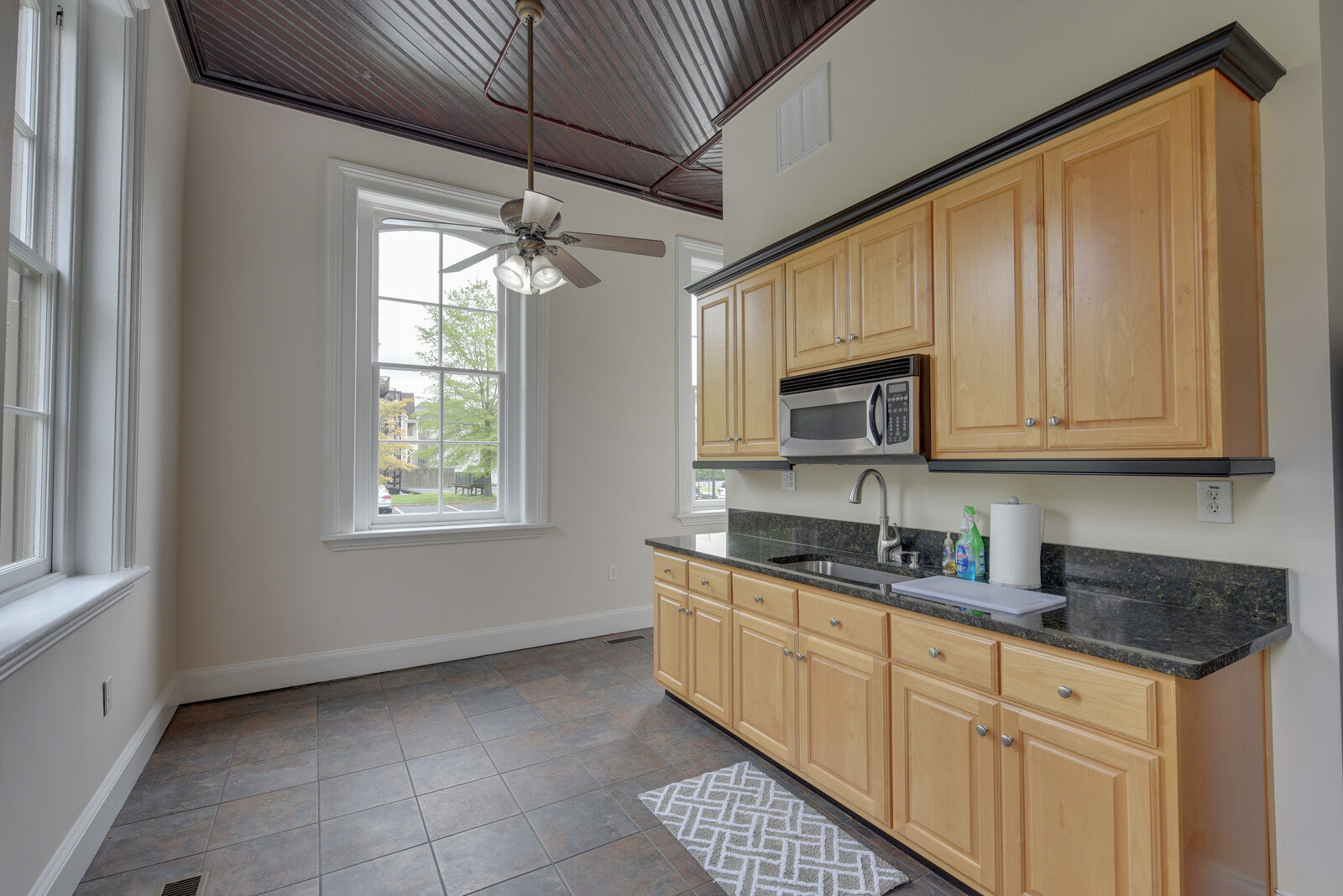 Image for Commercial Real Estate For Lease - Click Here for Details