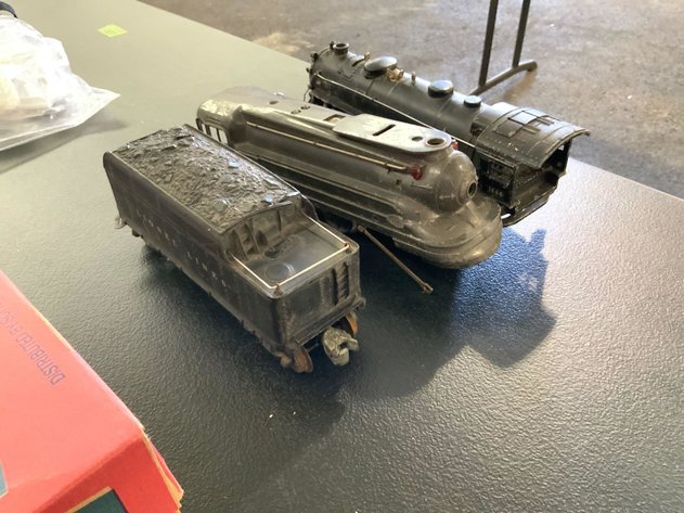 Image for U.S. and German World War 2 Memorabilia, Dwight Yoakam Guitars, Antique Furniture, Carpets, China and Limoges, Hull and Roseville Pottery, Sports Memorabilia & Tools, Framed Art, Stained Glass