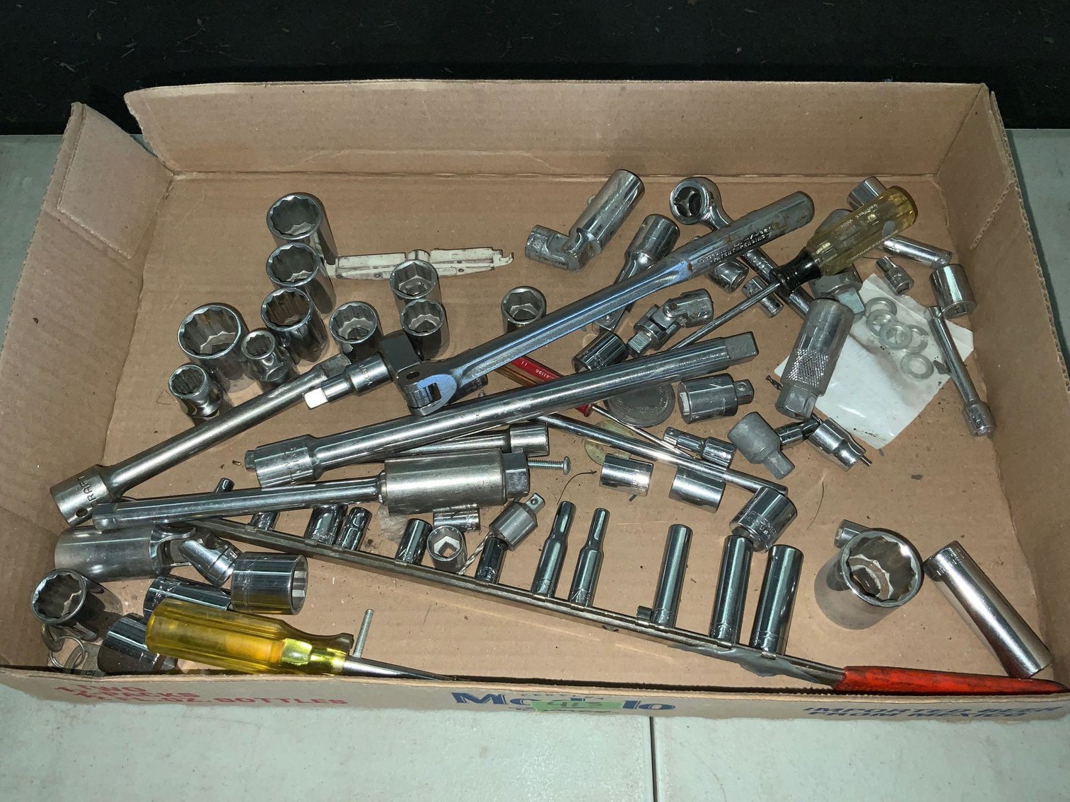 Image for U.S. and German World War 2 Memorabilia, Dwight Yoakam Guitars, Antique Furniture, Carpets, China and Limoges, Hull and Roseville Pottery, Sports Memorabilia & Tools, Framed Art, Stained Glass