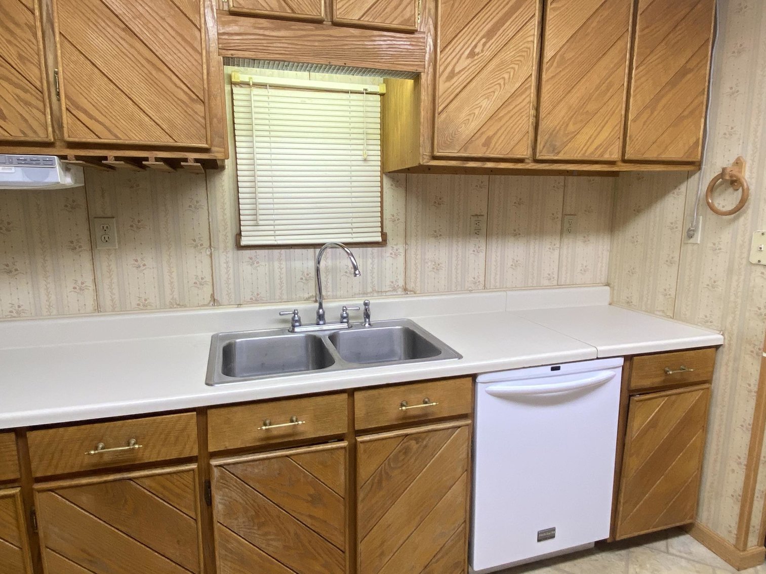 Image for SOLD $126,500 - Must-see 5 Bedroom Selling to the Highest Bidder