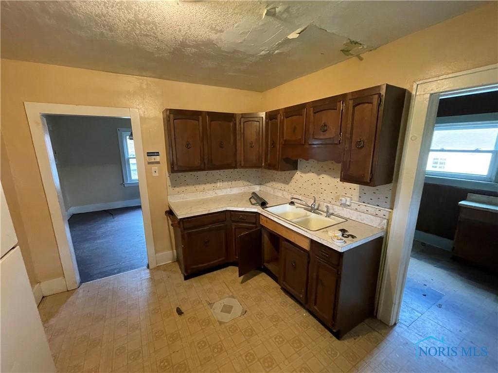 Image for ABSOLUTE AUCTION! 1136 E. Manhattan Blvd.