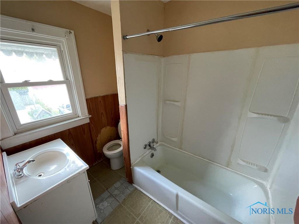 Image for ABSOLUTE AUCTION! 1136 E. Manhattan Blvd.