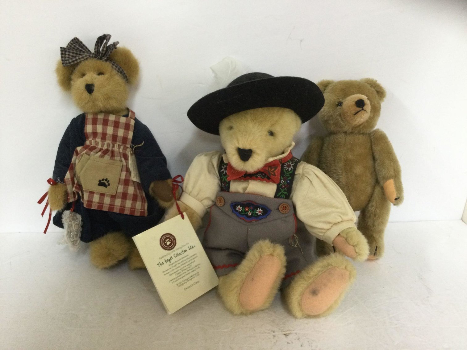 Image for Sports related, furniture, collectibles, coins-Main building front