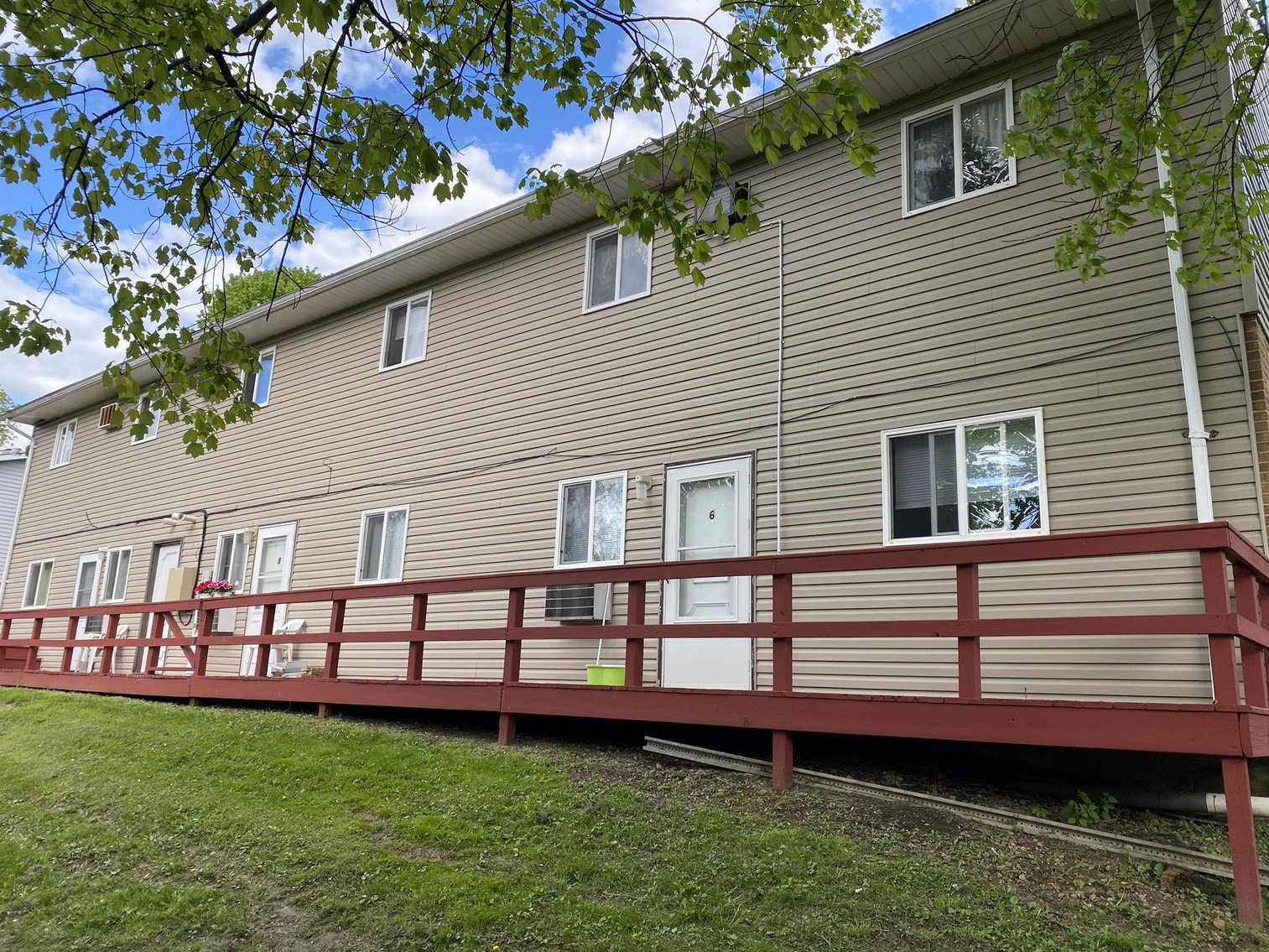 6 Unit Apartment Building Near WVU & Hospitals