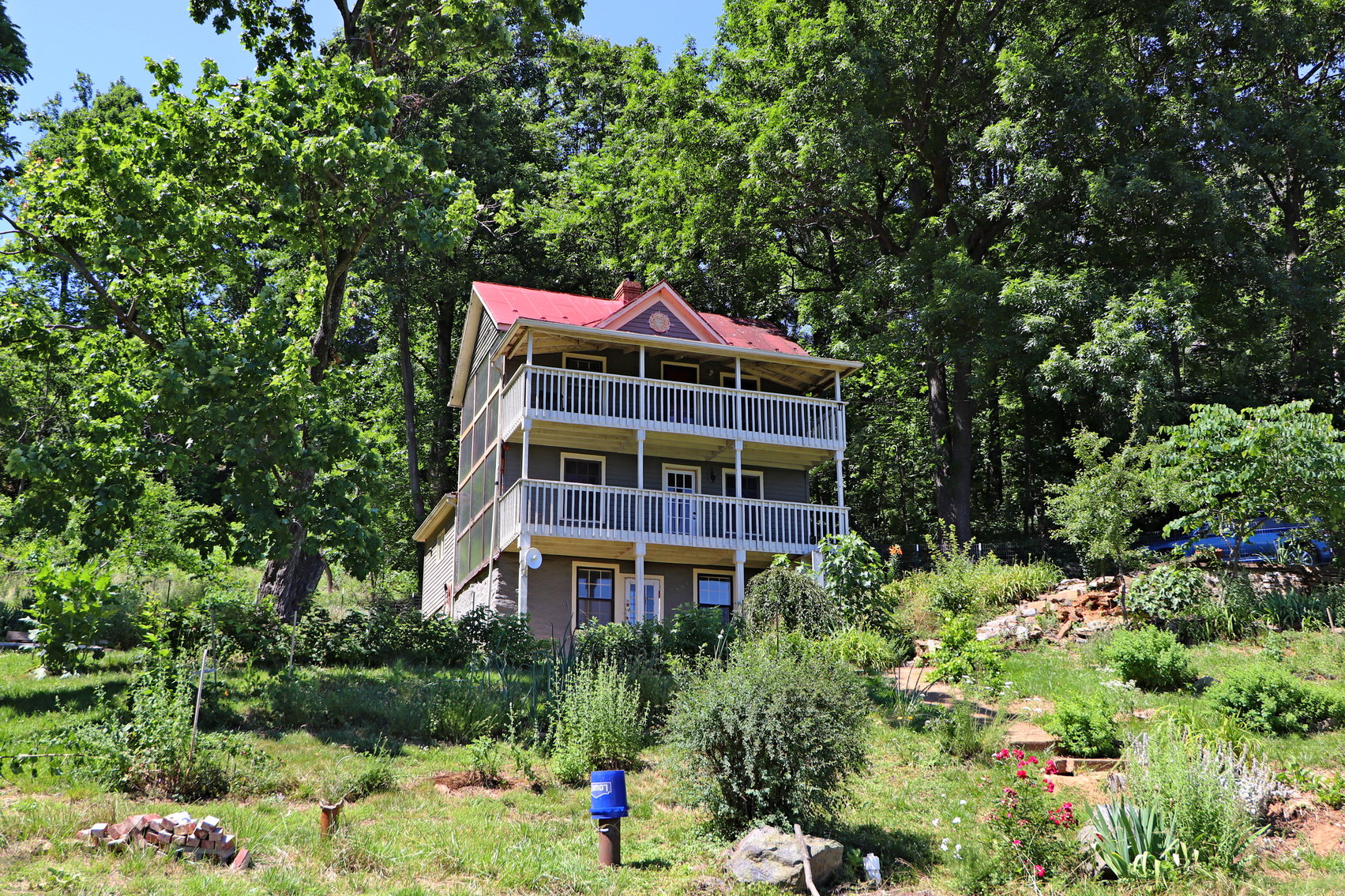 Image for Two Bedroom Home on 3.58 +/- Acres With Beautiful Views In Historic Afton VA